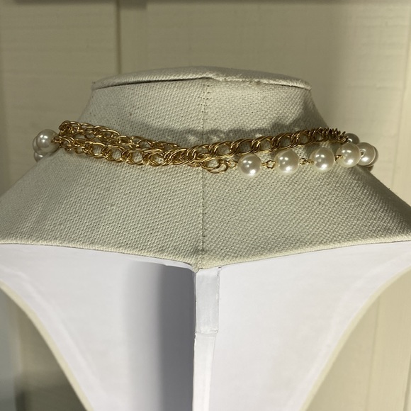 Long Goldtone chain station pearl bead necklace - Picture 6 of 8